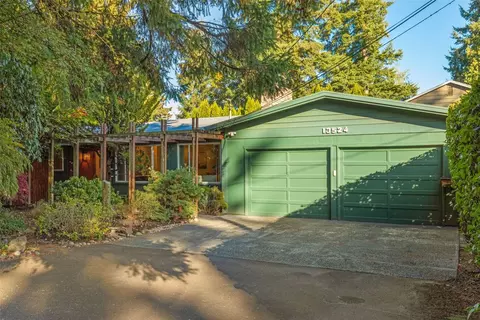13524 Roosevelt Way N, Seattle, WA 98133