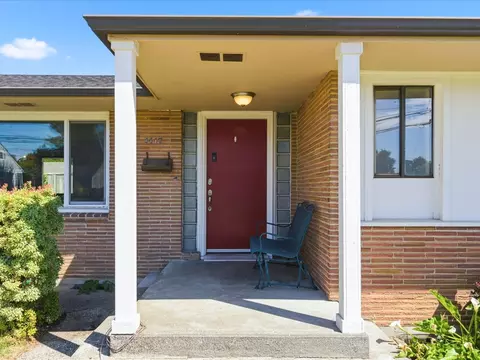 Exterior - 1417 Maple St, Sumner, WA 98390 photo 5 of 9