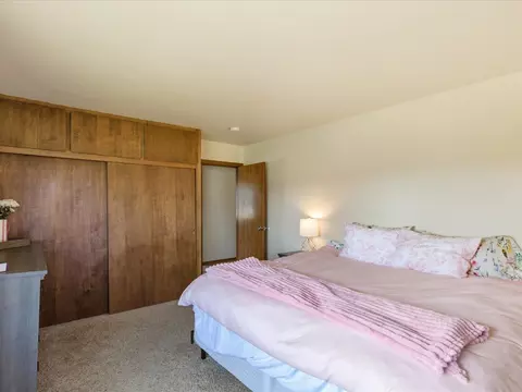 Bedroom - 1417 Maple St, Sumner, WA 98390 photo 2 of 5