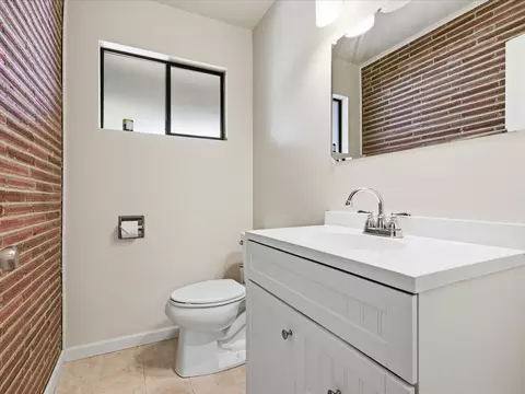 Bath - 1417 Maple St, Sumner, WA 98390 photo 2 of 2