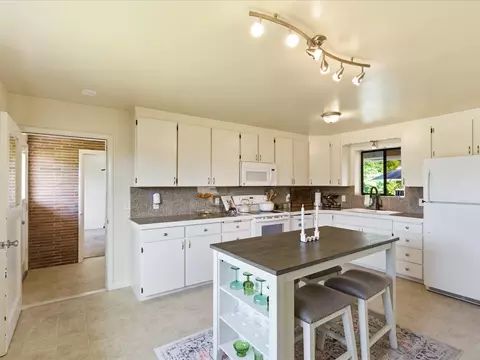 Kitchen - 1417 Maple St, Sumner, WA 98390 photo 5 of 5