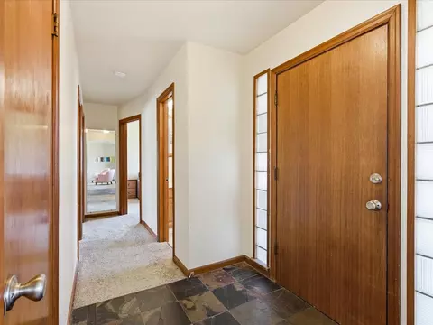 Entry Way - 1417 Maple St, Sumner, WA 98390 photo 2 of 4