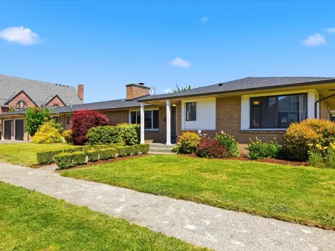Exterior - 1417 Maple St, Sumner, WA 98390 photo 3 of 9