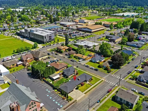 View/Area - 1417 Maple St, Sumner, WA 98390 photo 2 of 5