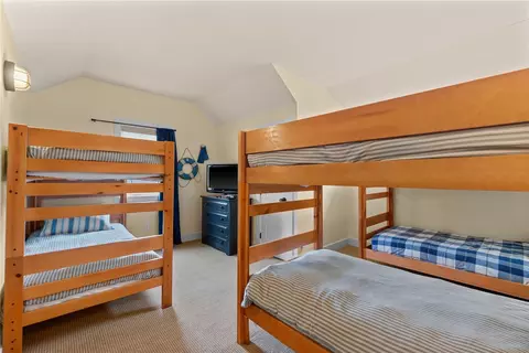 Bedroom - 102 Barefoot Ln, Oroville, WA 98844 photo 5 of 6