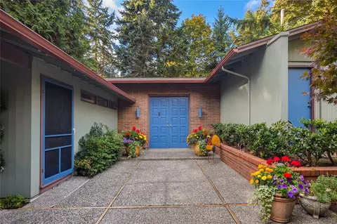 6901 94th Ave SE, Mercer Island, WA 98040