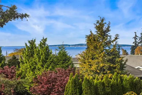 603 7th Ave N #A-303, Edmonds, WA 98020
