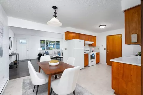 Dining - 109 161st St SE, Bothell, WA 98012 photo 3 of 3