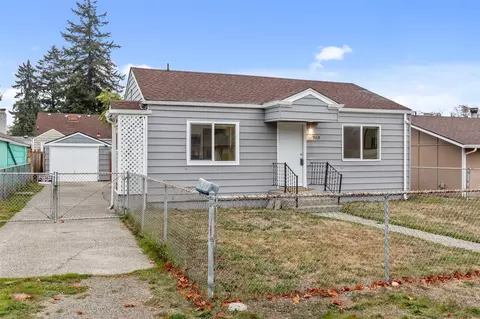 703 117th St S, Tacoma, WA 98444