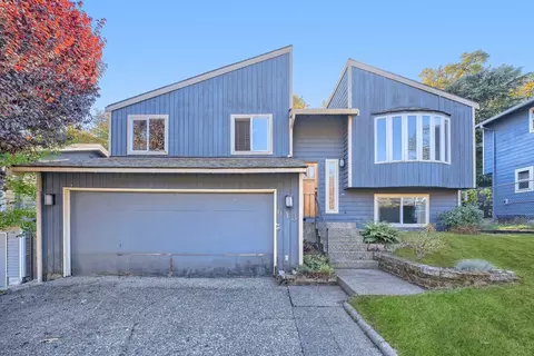 613 SW Austin Pl, Seattle, WA 98106