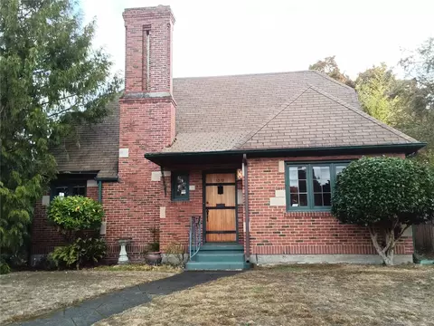 1319 N Cedar St, Tacoma, WA 98406