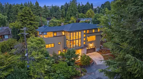 9528 28th Ave NW, Seattle, WA 98117