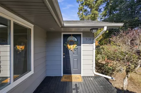705 Kensington Ave S, Kent, WA 98030