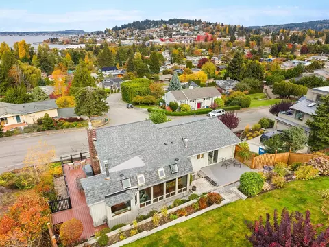 222 Bayside Rd, Bellingham, WA 98225