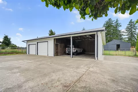 Exterior - 40211 212th Ave SE, Enumclaw, WA 98022 photo 3 of 8