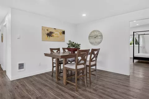 Dining - 40211 212th Ave SE, Enumclaw, WA 98022 photo 2 of 2
