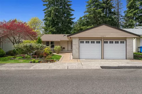 24813 10th Ave S, Des Moines, WA 98198
