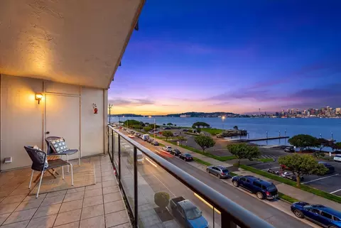 1301 Harbor Ave SW #310, Seattle, WA 98116