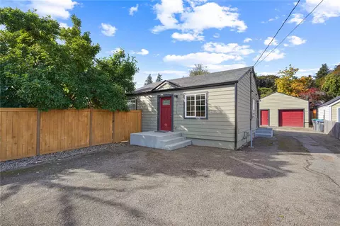 1715 Snyder Ave, Bremerton, WA 98312