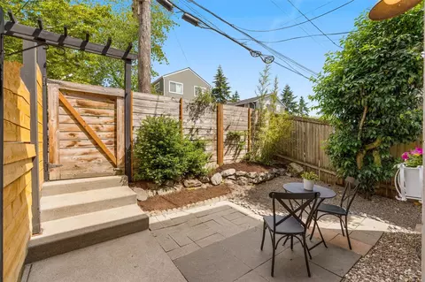 9121 23rd Ave NE, Seattle, WA 98115