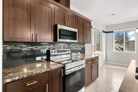 Kitchen - 20133 19th Ave E, Spanaway, WA 98387 photo 2 of 2