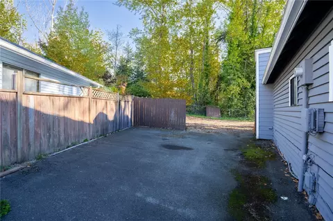 Exterior - 1230 224th Pl SW, Bothell, WA 98021 photo 3 of 16
