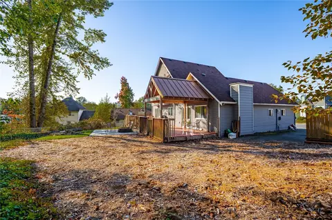 Exterior - 1230 224th Pl SW, Bothell, WA 98021 photo 4 of 16