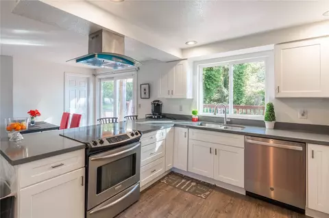 Kitchen - 1230 224th Pl SW, Bothell, WA 98021 photo 2 of 3