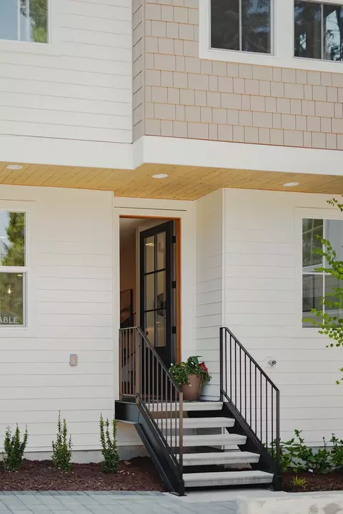 11812 NE 103rd Pl, Kirkland, WA 98033