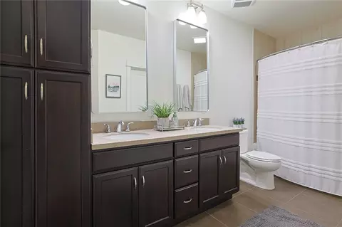 Bath - 15700 116th Ave NE #209, Bothell, WA 98011 photo 2 of 2