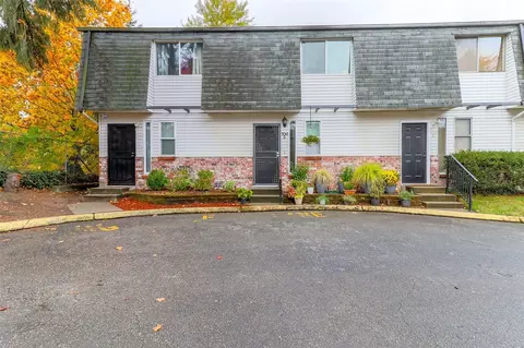 706 10th St NE #E, Auburn, WA 98002