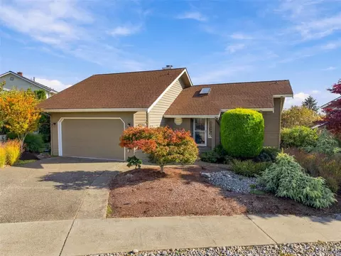 4706 Silver Bow Rd NE, Tacoma, WA 98422