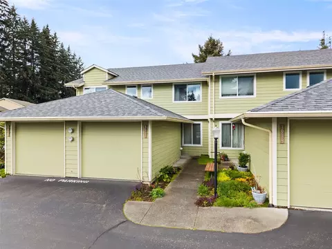 3931 NW Fairway Ln, Bremerton, WA 98312