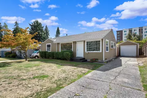 829 NE 189th St, Shoreline, WA 98155