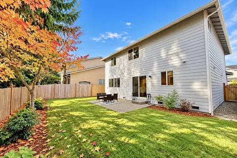 Exterior - 3232 135th Pl SE, Mill Creek, WA 98012 photo 6 of 8