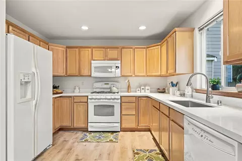 Kitchen - 3232 135th Pl SE, Mill Creek, WA 98012 photo 2 of 2