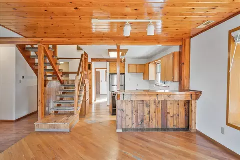 Living - 2052 40th Ave, Longview, WA 98632 photo 5 of 5