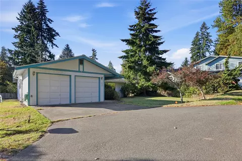 1941 NE Warner St, Bremerton, WA 98310