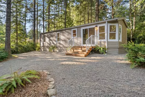 71 N Spindrift Dr, Lilliwaup, WA 98555