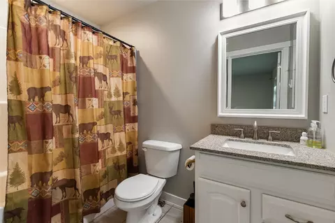 Bath - 7943 Apache Dr, Maple Falls, WA 98266 photo 1 of 1