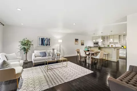 17120 NE 2nd Pl, Bellevue, WA 98008