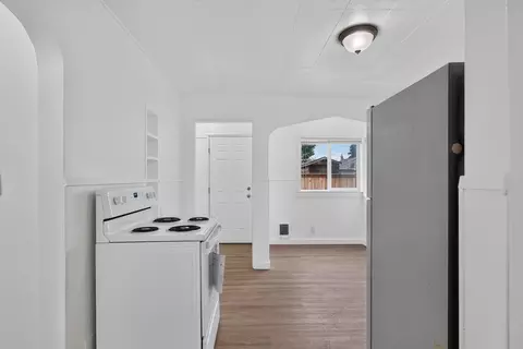 Entry Way - 2119 Walnut St #B, Everett, WA 98201 photo 1 of 1