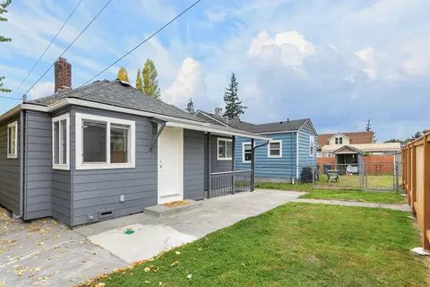 Exterior - 2119 Walnut St #B, Everett, WA 98201 photo 3 of 6
