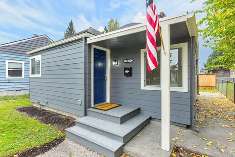 Exterior - 2119 Walnut St #B, Everett, WA 98201 photo 2 of 6