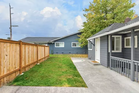 Exterior - 2119 Walnut St #B, Everett, WA 98201 photo 5 of 6