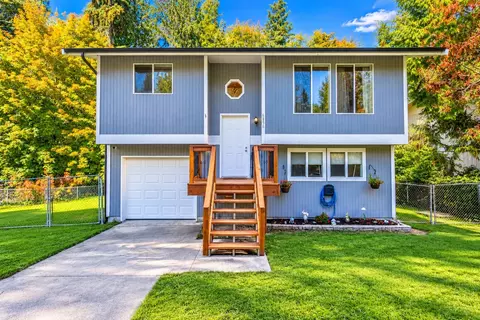 6856 E Cascade Dr, Port Orchard, WA 98366