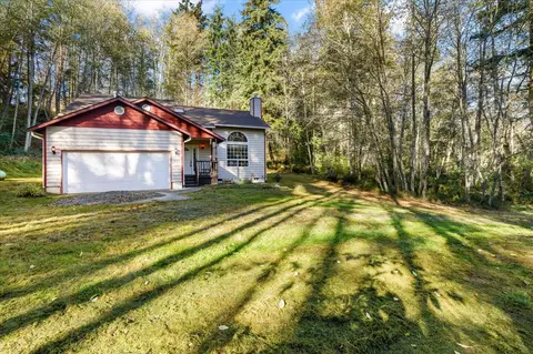 251 E Troxell Rd, Oak Harbor, WA 98277
