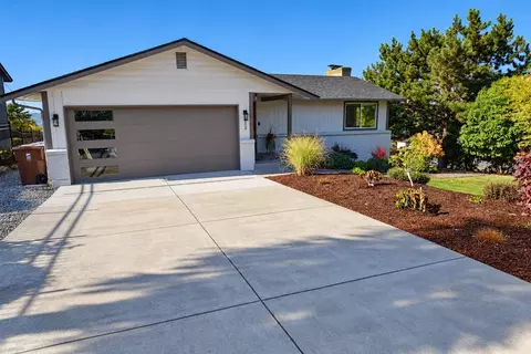 902 S Locust Ln, Tacoma, WA 98465