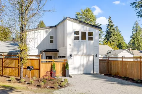 11020 17th Ave NE, Seattle, WA 98125