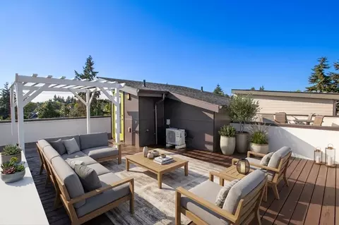 6722 15th Ave NW, Seattle, WA 98117